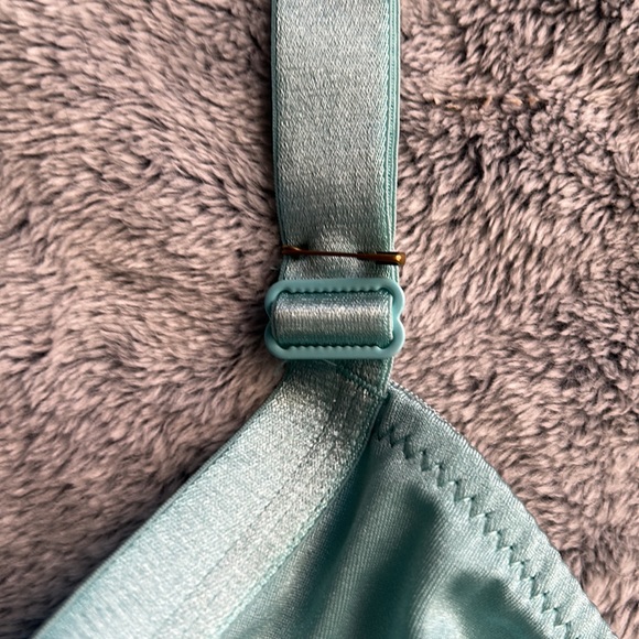 DÉESSE💫 Blue With Lace Lightly Padded Wireless Lightweight Bra - Picture 11 of 13